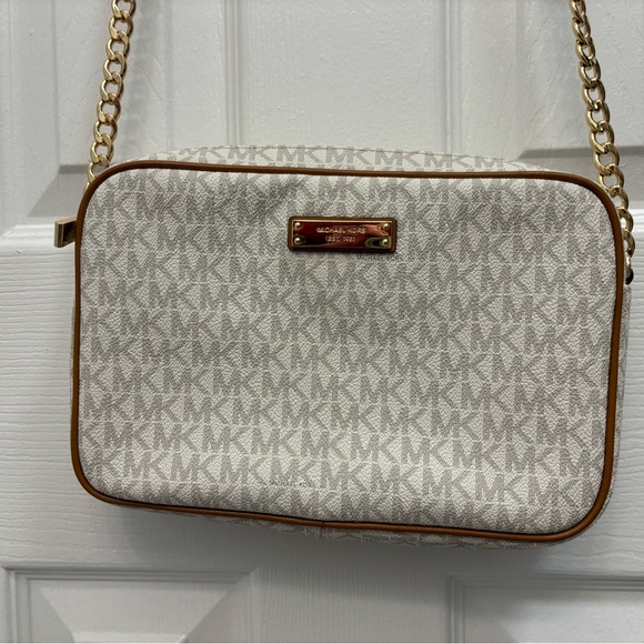 Michael Kors white and tan shoulder bag. - Picture 1 of 6